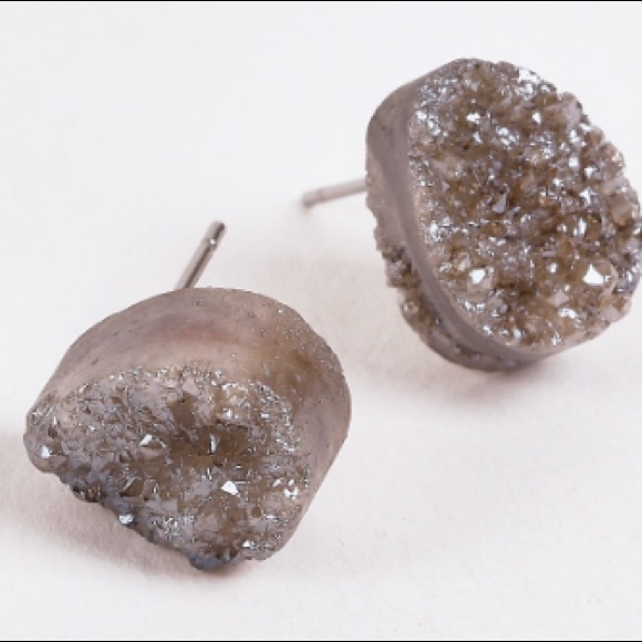 Boutique Jewelry - Oval Druzy Stud Earrings - Metallic Grey